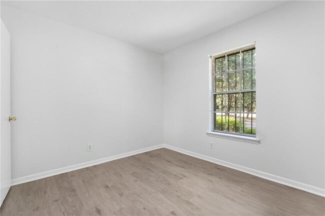 Building Photo - 4017 Cottage Hill Rd