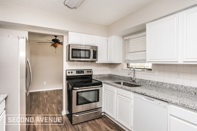 Building Photo - 2725 Stillwater Dr