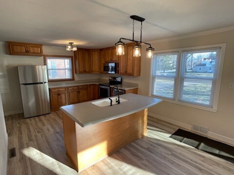 Foto del edificio - 2156 W Market St