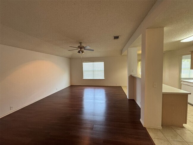 Foto del edificio - 111 Pinecrest Dr