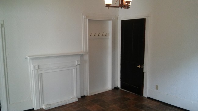 Foto del edificio - 317 Curran Ave