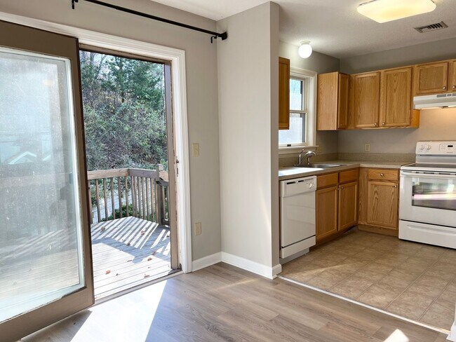Foto del edificio - Rarely available Lake Vista Townhouse - en...