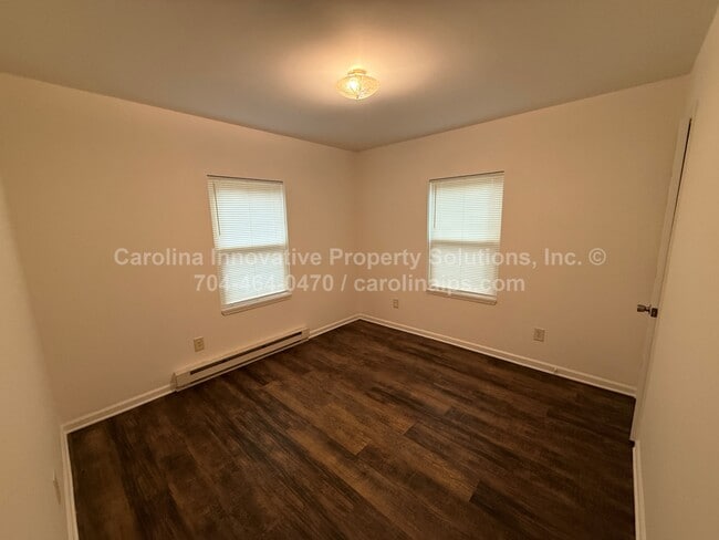 Building Photo - 1800 Newland Rd