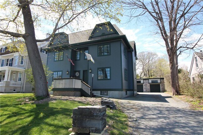 Foto del edificio - 87 Roseneath Ave