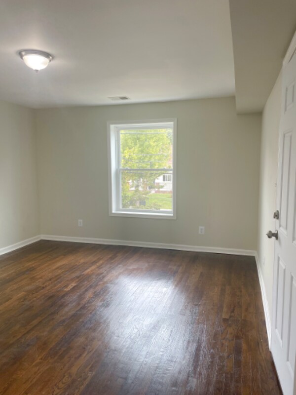 Primary Photo - 3035 30th St SE