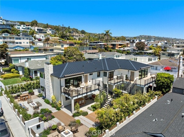 Building Photo - 243 Wave St