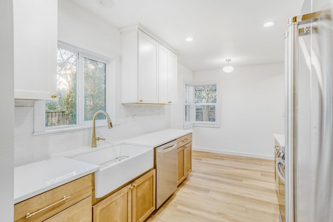 Building Photo - 1022 Parkway Dr NW