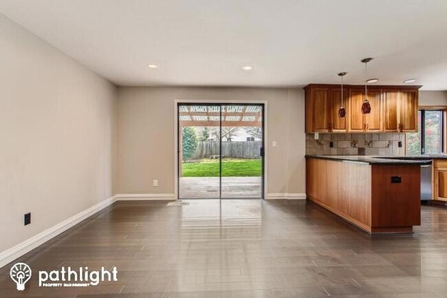 Building Photo - 8220 Southwest Fanno Creek Drive, Tigard, ...