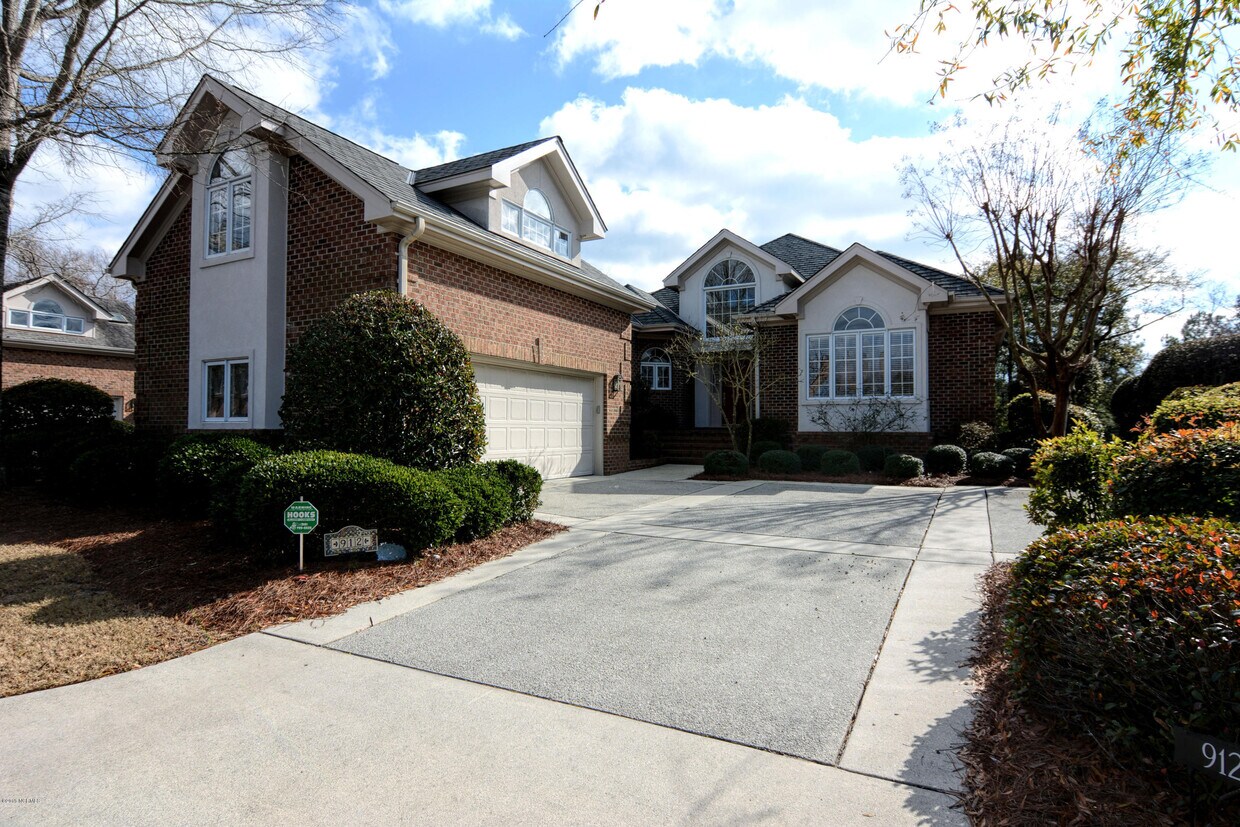 Primary Photo - 912 Shoalcreek Pl
