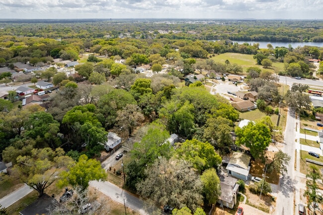 4711 E Seward St Tampa, FL - 4711 E Seward St