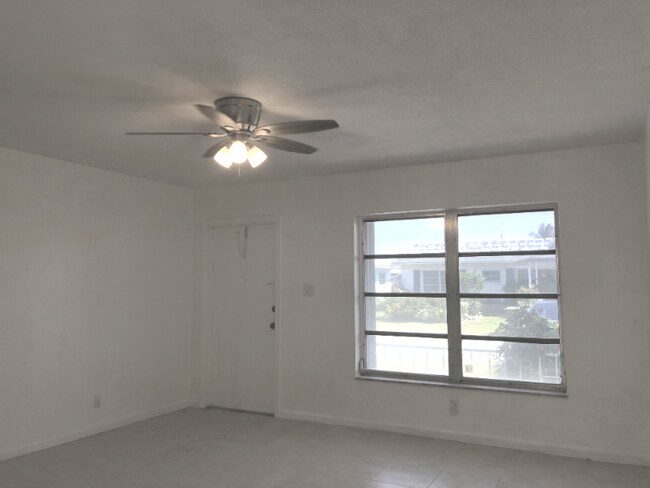 Foto del edificio - 8409 NW 59th Ct