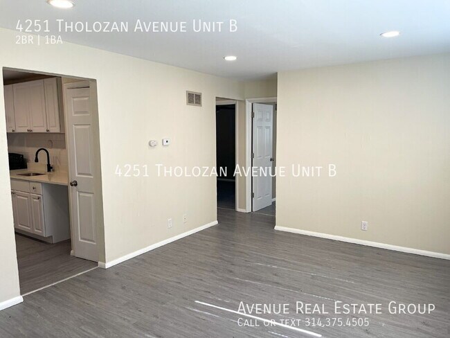 Foto del edificio - 4251 Tholozan Ave