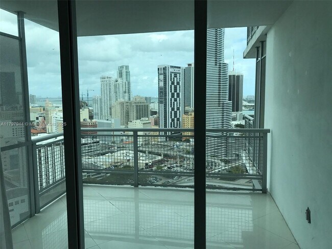 Foto del edificio - 350 S Miami Ave