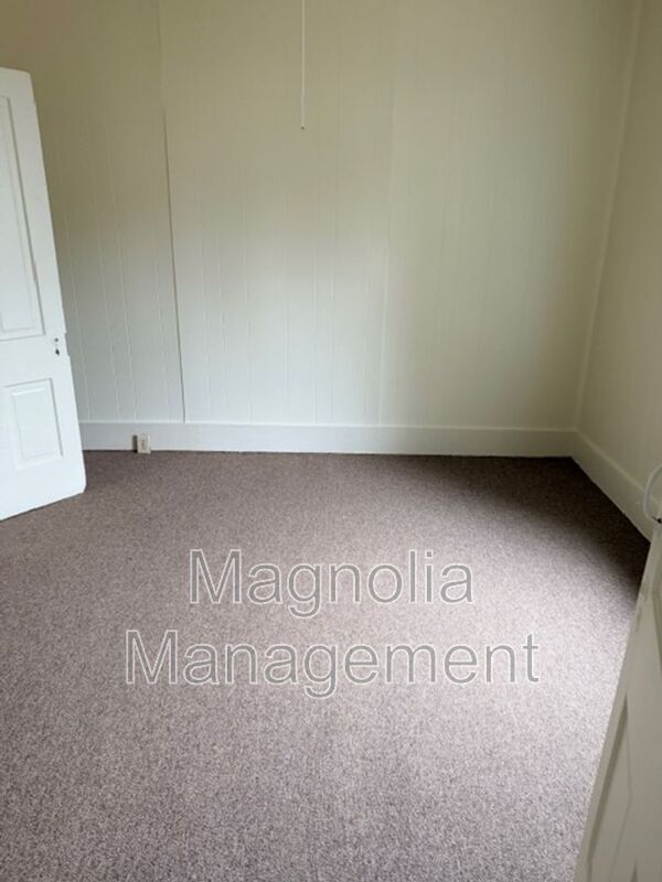 Foto del edificio - 419 S College St