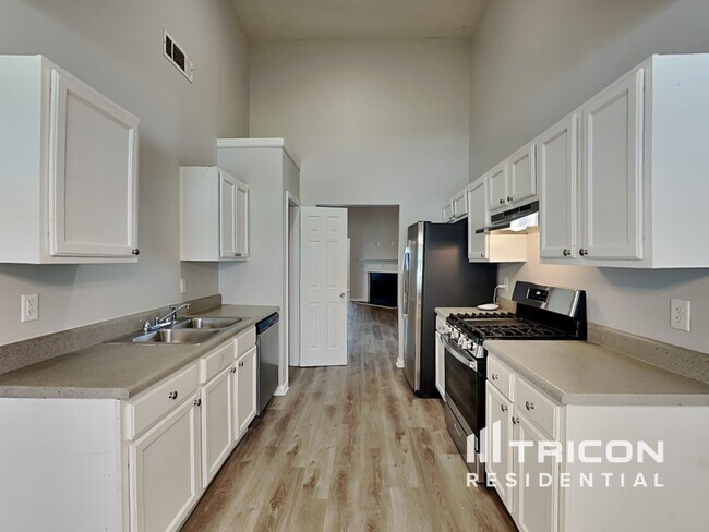 Building Photo - 2605 Thunder Basin Way