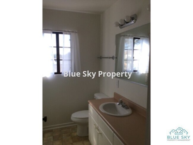Foto del edificio - 417 Ash Ln
