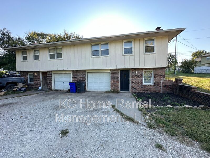Primary Photo - 800 N Parker St