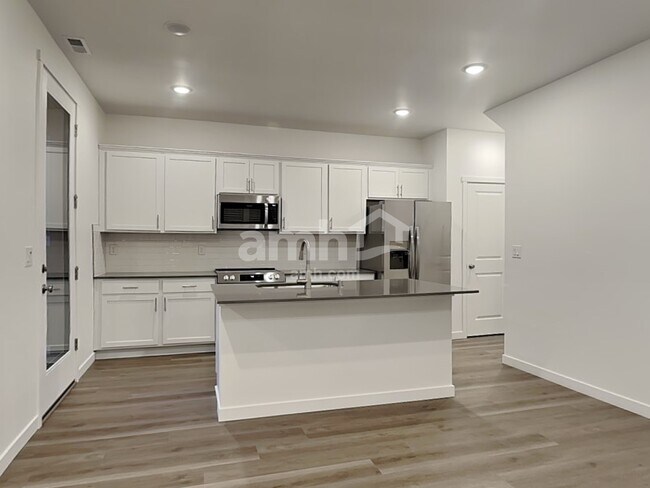 Building Photo - 5020 Washington St SE