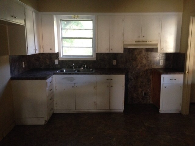 Building Photo - 565 Janet Ln