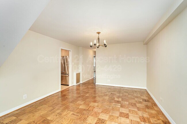 Foto del edificio - 1200 N Nash St