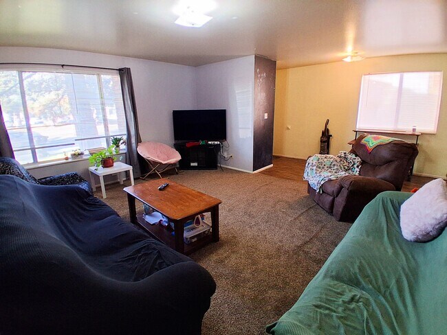 Foto del edificio - 1728 N 550 W