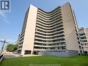Building Photo - 111 Riverside Dr E