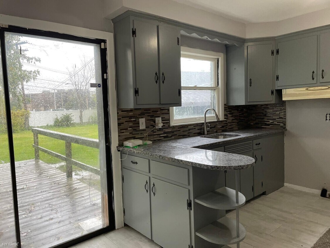 Foto principal - 3 br, 1 bath House - 24860 Adlai Ave