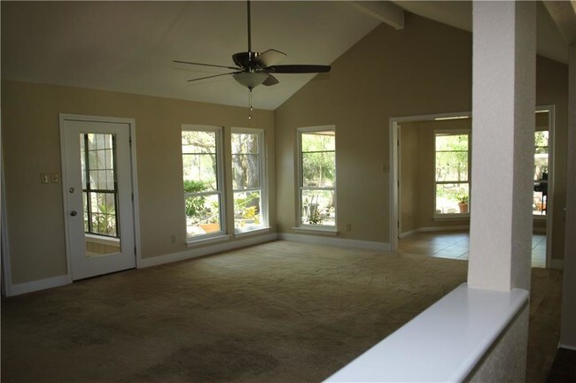 Foto del edificio - 509 Whitetail Dr