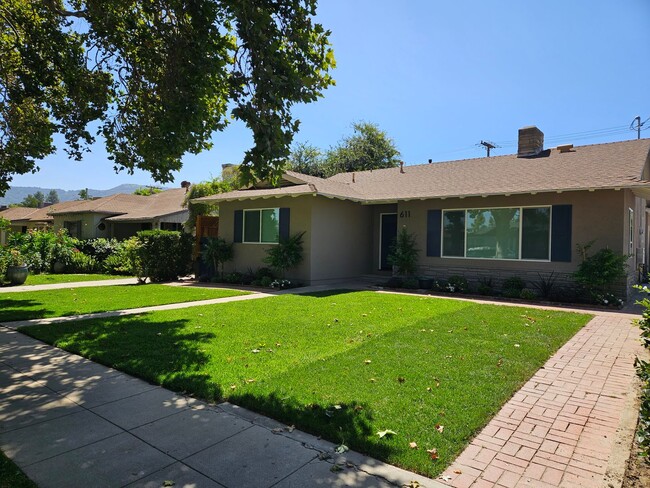 Building Photo - Beautiful Home in a Lovely Neighborhood! Available Spacious 2 Bedroom and Two Bathroom!