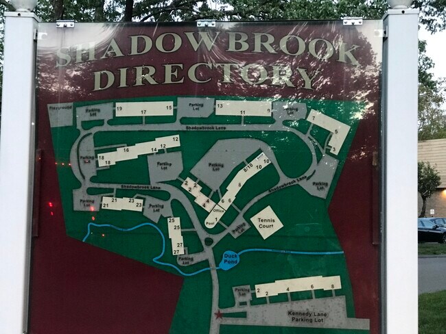 Foto del edificio - 3 Shadowbrook Ln