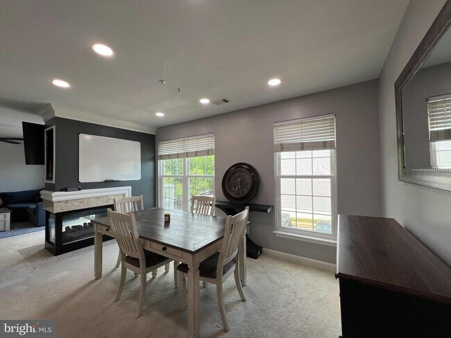 Building Photo - 5995 Terrapin Pl