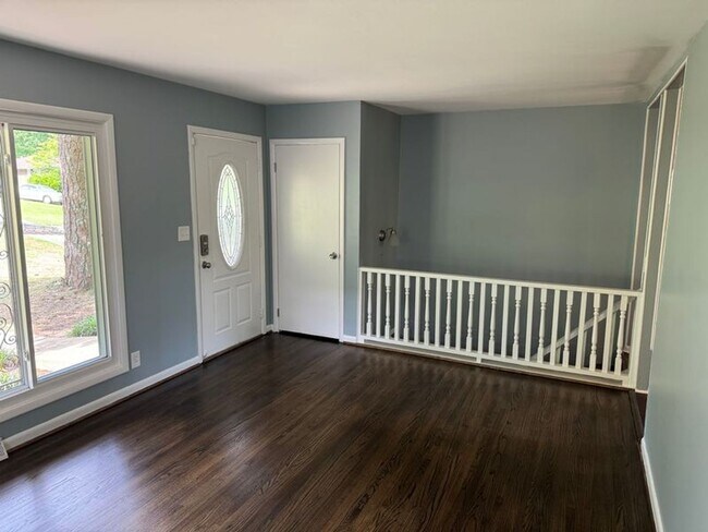 Foto del edificio - NOW AVAILABLE! RENT READY!!