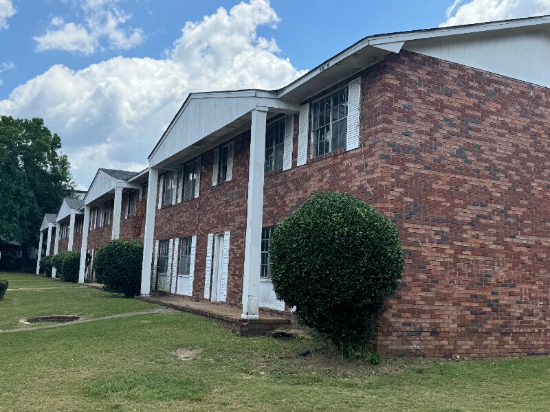 Primary Photo - 2220 Ticknor Dr