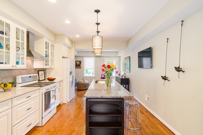 Kitchen - 835 N Collington Ave