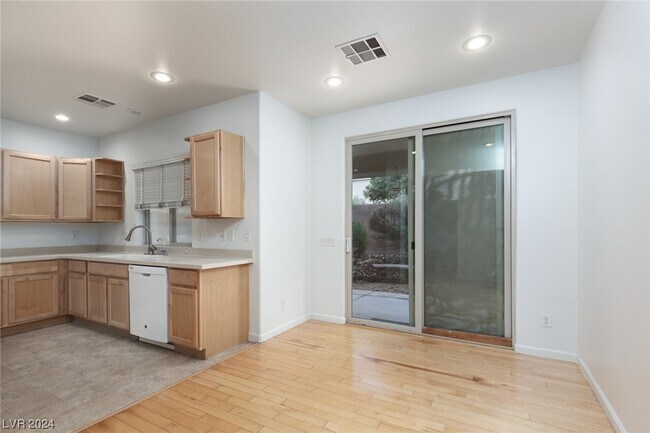 Building Photo - 10597 Casa Bianca St
