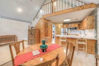 Building Photo - 144 Little John Dr