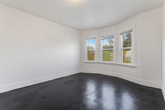 Building Photo - Foothill Blvd 1733/1735