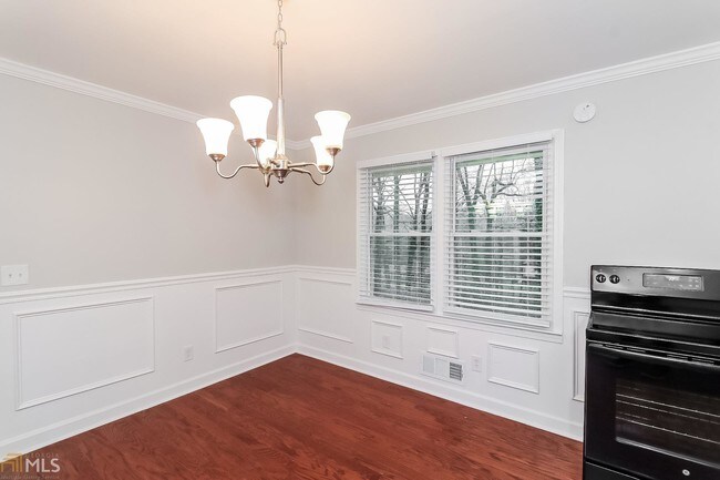 Foto del edificio - 5721 Crestview Dr