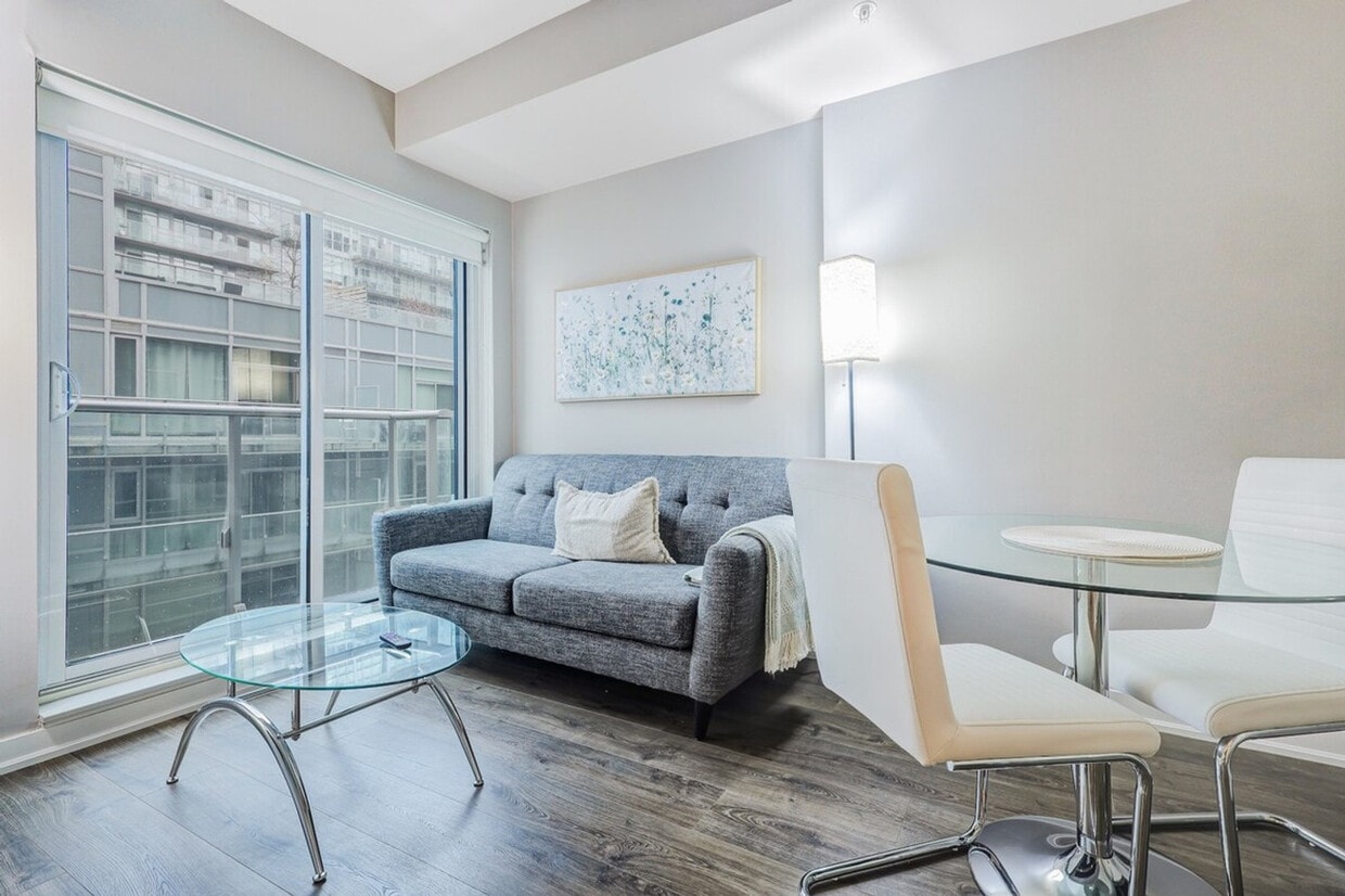 Photo principale - 179 Queen St W