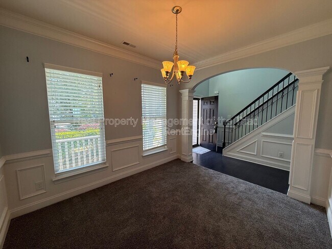 Foto del edificio - 2211 Talon Dr