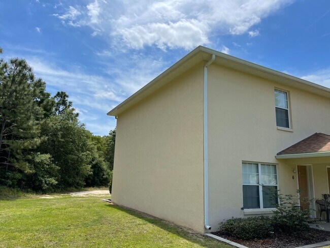 Foto del edificio - 2 Bedroom/2 1/2 Bathroom End Unit Apartment