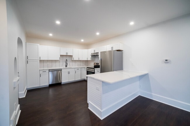 Building Photo - 10 Wampanoag Trl