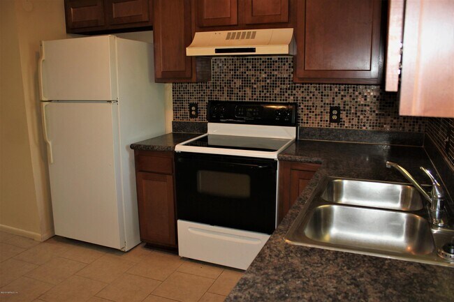 Foto del edificio - 5147 Westchase Ct