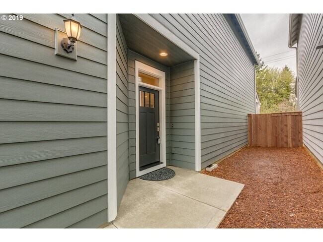 Building Photo - 716 NW 138th