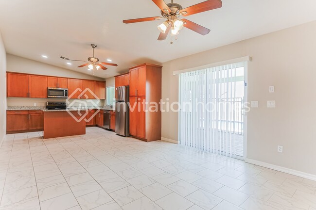 Building Photo - 1110 W Laguna Azul Ave