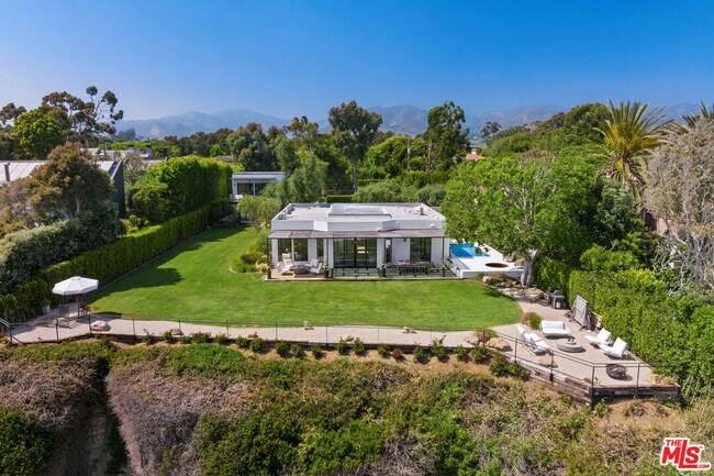 Foto del edificio - 28926 Cliffside Dr