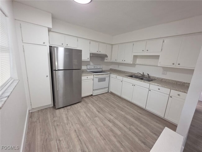 Foto del edificio - 2708 Broadway