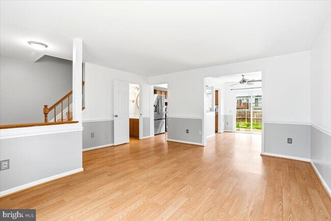 Foto del edificio - 5735 Sunset View Ln