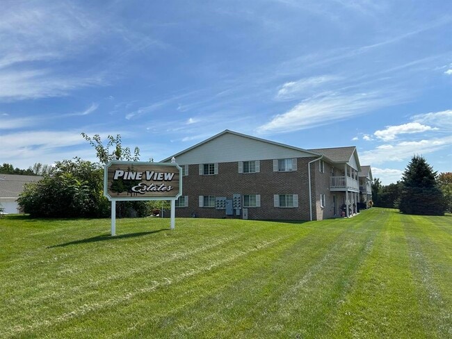 Building Photo - Pineview Estates