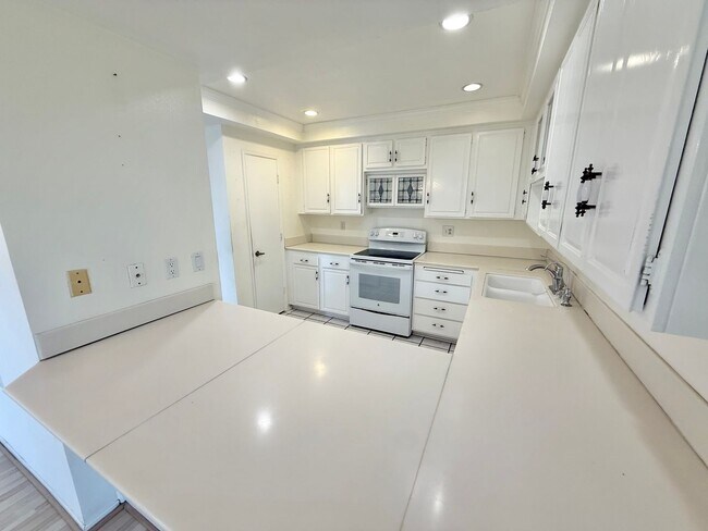 Foto del edificio - Beautiful 3-Bedroom Home in the desired Laguna Woods